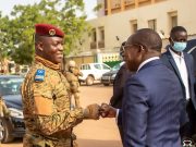 A Ouagadougou, Talon et le capitaine Traoré en tête-à-tête