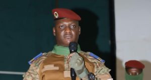 Burkina: «Nous pouvons tout reprocher au Capitaine Traoré sauf son courage»