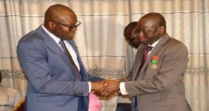 Burkina: le vice-président Afrique de l’ouest et centrale de la Banque mondiale décoré