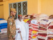 Effort de guerre: le Moogho Naaba Baongo apporte 7 000 000 F CFA et des vivres