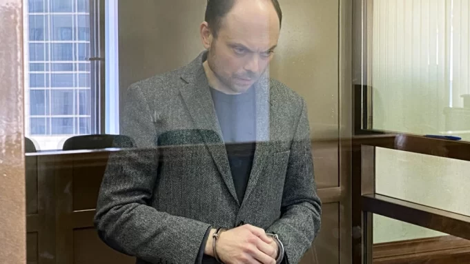 L’opposant russe Vladimir Kara-Mourza condamné à 25 ans de prison