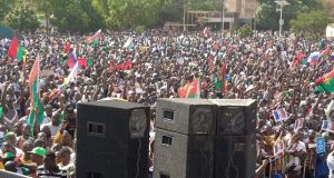 Ouagadougou: grande mobilisation de soutien à la transition
