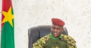 Burkina: le capitaine Ibrahim Traoré annonce une modification « partielle » de la Constitution