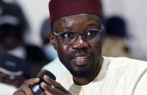 Sénégal: la prison ferme et un mandat d’arrêt requis contre l’opposant Ousmane Sonko