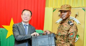 Coopération sécuritaire: la Chine offre un lot de matériel d’un montant de 102 millions FCFA au Burkina