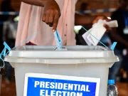 Présidentielle en Sierra Leone: l’opposition et des observateurs locaux contestent le résultat de l’élection