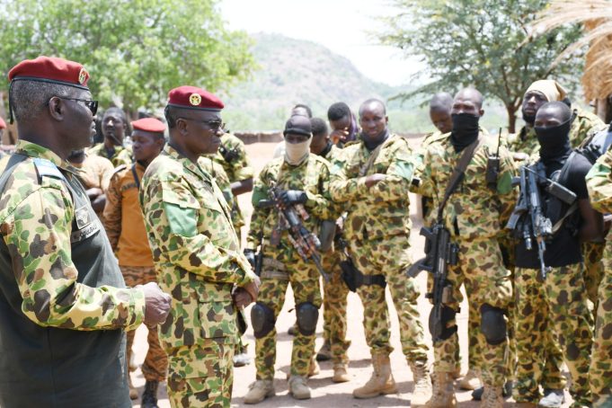 Burkina: les autorités militaires s’imprègnent des difficultés des hommes sur le terrain