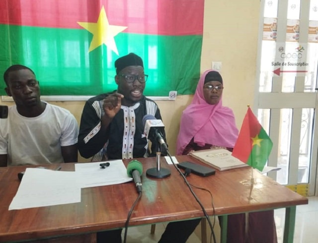 Deuxième à gauche, Lassané Sawadogo