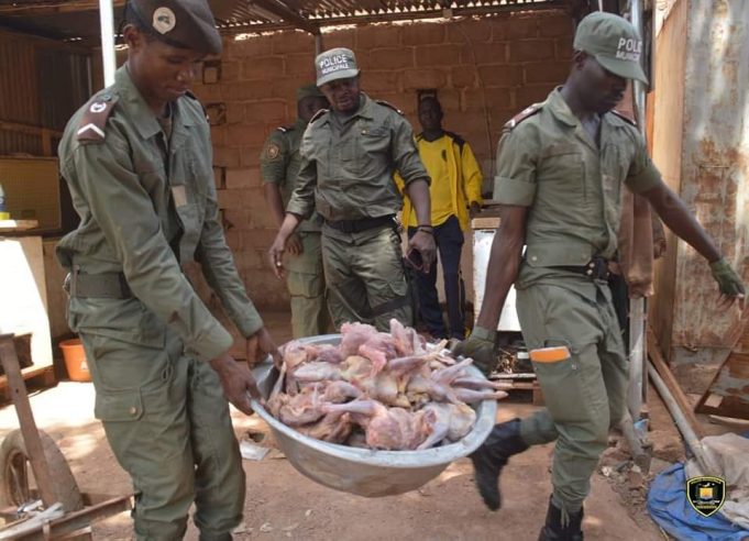 Ouagadougou: environ 600 Kg de poulets avariés saisis