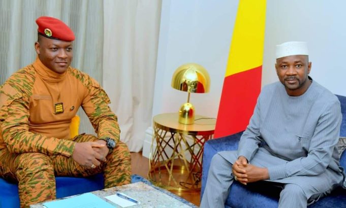 Quand le colonel Goïta et le capitaine Traoré se croisent