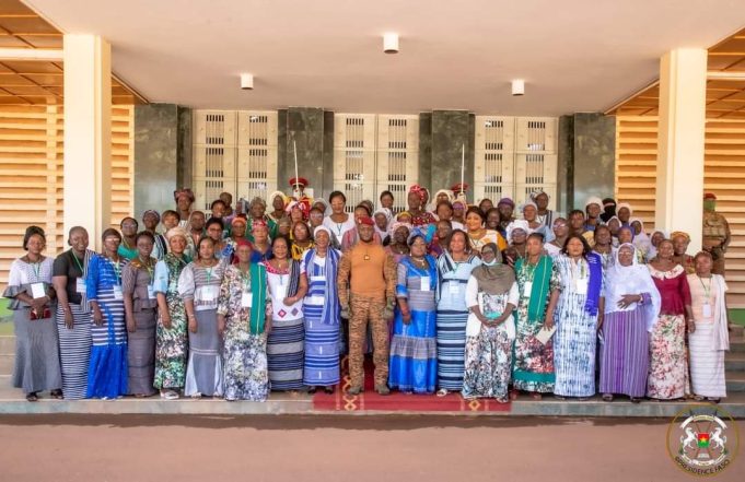 Situation sécuritaire: les femmes du Burkina s’engagent aux côtés du capitaine Traoré