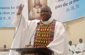 Abbé Paul Serge Bassinga: « Si je n’étais pas prêtre… »