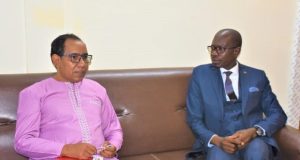 Burkina/Médias: le président du CSC encourage le responsable du FAPP et son équipe