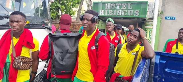 Les Etalons à leur arrivée à l'aéroport d'Abidjan le 5 juillet 1(ph. FBF)