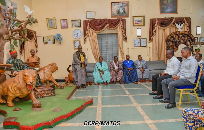 Le ministre Émile Zerbo présente ses civilités au Moogho Naaba Baongho