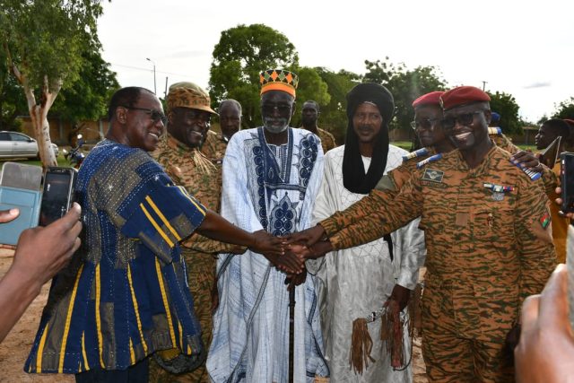 Naba SAONRÉ et chef des Kogolweogo ont pris l'engagement de travailler en synergie pour le retour à la paix