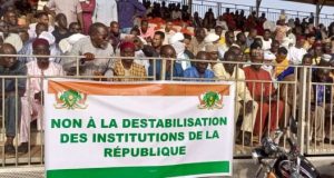 Le Niger attend une nuit mouvementée, Talon à Niamey, et les populations soutiennent Bazoum