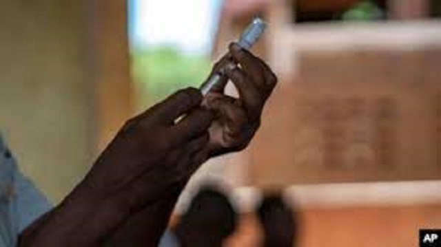 UN vaccin contre le paludisme homologué au Burkina Faso