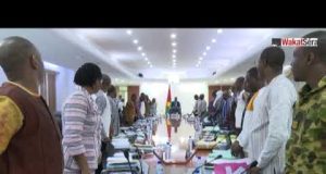 Burkina: adoption d’un décret pour plus de célérité dans la passation des marchés