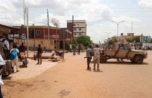 Ouagadougou: une dame sème la panique à Coris Bank 1200 logements