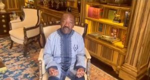 Coup d’Etat au Gabon: le président Ali Bongo demande de l’aide et appelle ses «amis à faire du bruit»