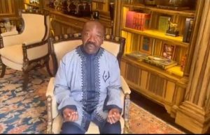 Coup d’Etat au Gabon: le président Ali Bongo demande de l’aide et appelle ses «amis à faire du bruit»