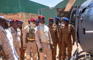 Reconquête du territoire: le président Traoré à l’écoute du personnel de l’Armée de l’air