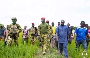 Burkina: le Chef de l’Etat encourage les producteurs rizicoles de Koho Yabiro