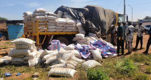 Ouagadougou: des individus «surpris en flagrant délit de reconditionnement» de sacs de céréales estampillés SO.NA.GE.S.S.