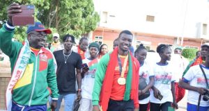 Burkina: retour triomphal pour le champion du monde Hugues Fabrice Zango