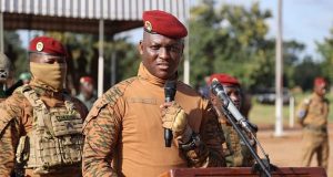 Burkina: le Capitaine Ibrahim Traoré encourage les unités au Camp Ouezzin-Coulibaly