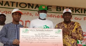 Burkina: un maçon gagne plus de 30 millions FCFA au PMU’B avec 300F