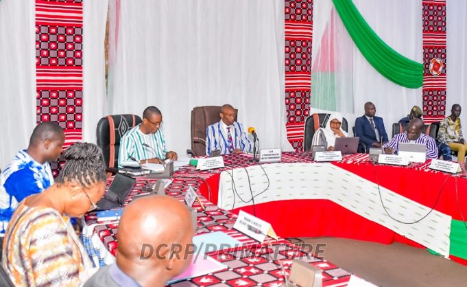 Burkina/Sociétés d’Etat: «Celui qui veut s’enrichir, il va dans le privé» (PM)
