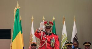 Gabon: le général sonne le clairon!