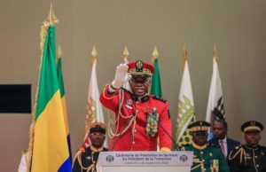 Gabon: le général sonne le clairon!