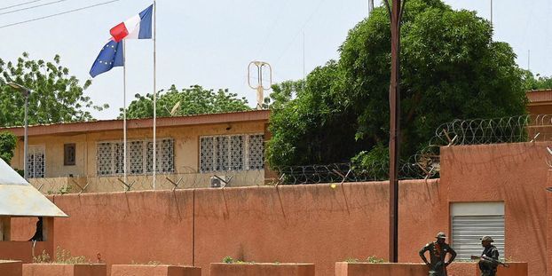 Que-risque-l-ambassadeur-de-France-au-Niger-maintenu-en-poste-malgre-la-pression-de-la-junte-militaire