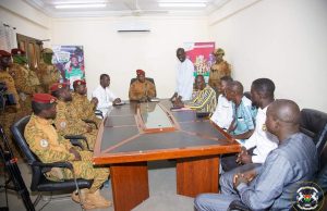 Entrepreneuriat communautaire: le capitaine Traoré encourage le personnel de l’APEC