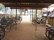 Burkina: le ministère contre les frais indus de parking dans les écoles