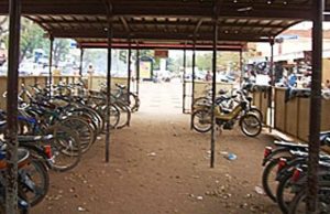 Burkina: le ministère contre les frais indus de parking dans les écoles