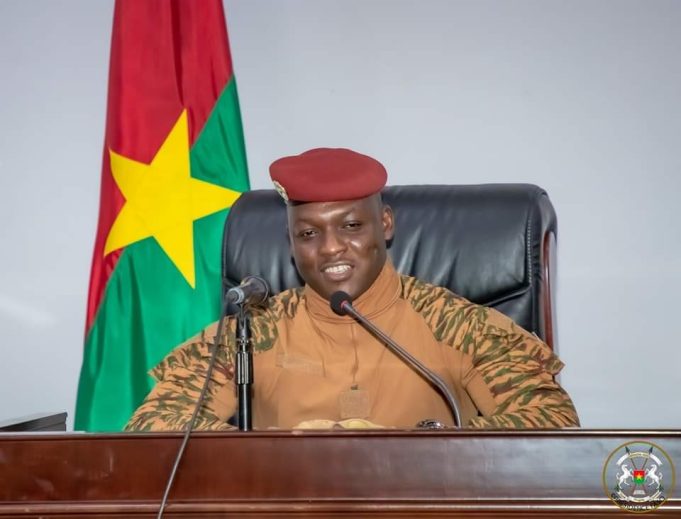 Burkina: une transition de 5 ans supplémentaires pour le capitaine Ibrahim Traoré
