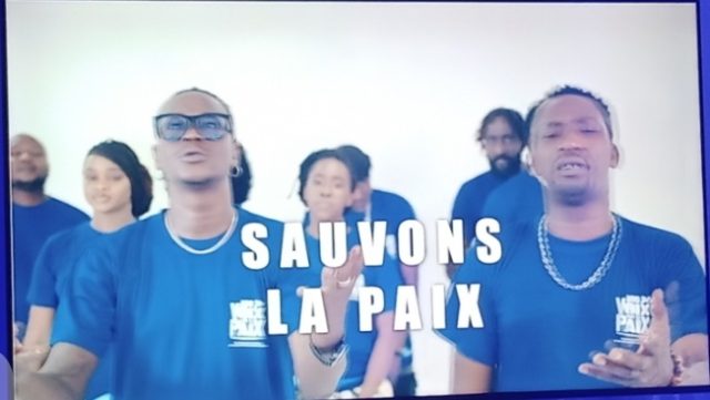 Capture d'écran du clip Sauvons la Paix