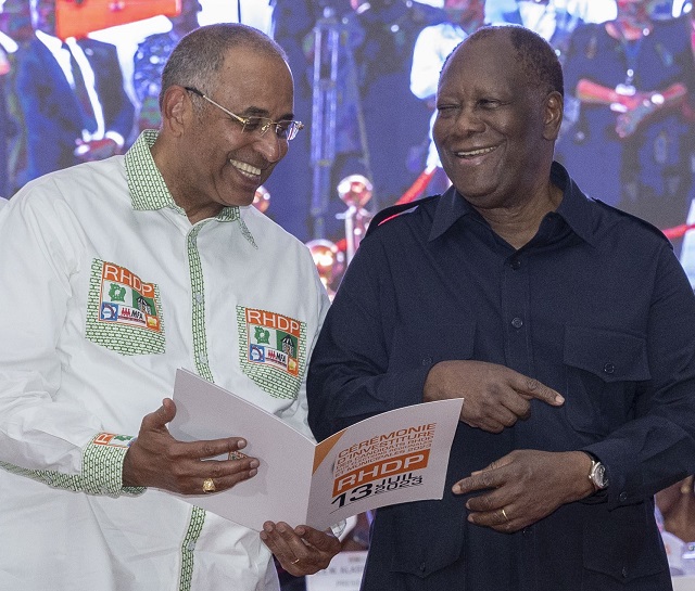 De la gauche vers la droite, l'ex-Premier ministre Patrick Achi et le président Alassane Ouattara