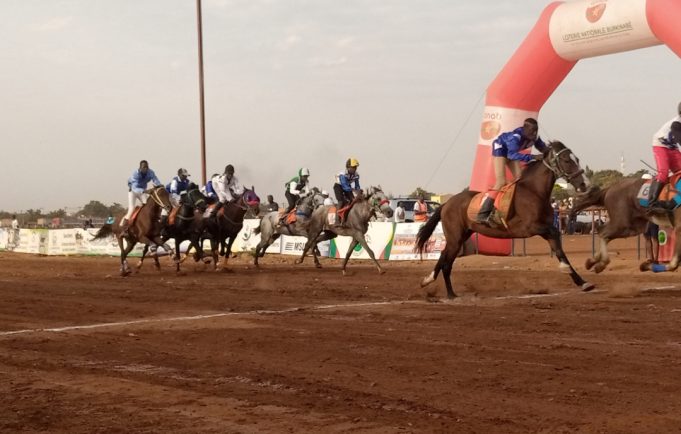 Burkina: la LONAB au galop pour soutenir le sport équestre