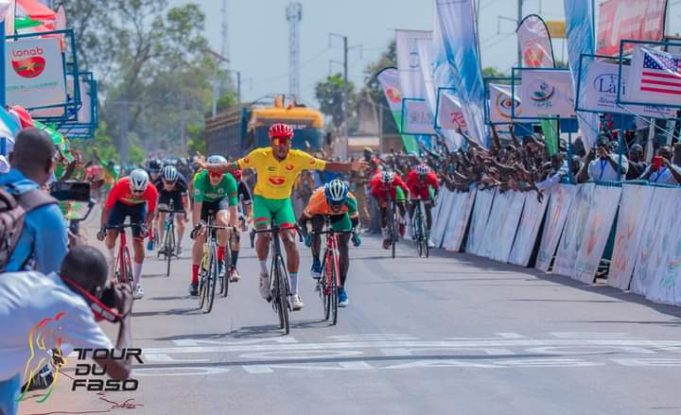 34e Tour du Faso: la 5e étape remportée par le Burkinabè Paul Daumont, maillot jaune