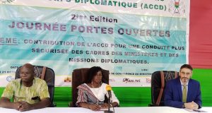 Burkina: le rôle du chauffeur diplomatique expliqué