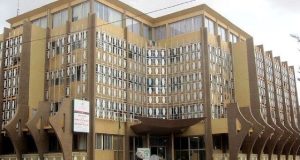 Burkina: vers une suppression des recrutements sur mesures nouvelles?