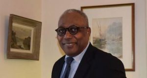 Menaces de mort et injures racistes: lettre ouverte à Emmanuel Macron
