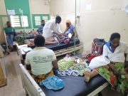 Burkina: ces enfants se battant contre la dengue dans leurs lits d’hôpital