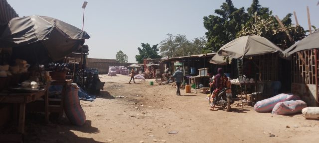 Les commerces riverains de la gare de SITARAIL à Ouagadougou le 14 novembre 2023