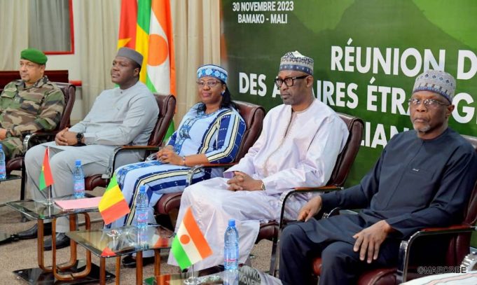 Opérationnalisation de l’AES: les trois pays du Sahel en concertation
